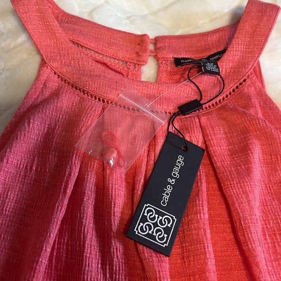 NWT Sleeveless Top - Picture 3 of 4